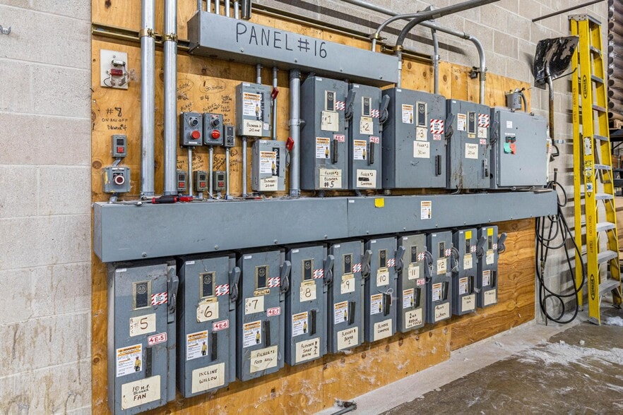 More Photos Of 150 Industrial Park Rd SE, Cokato Manufacturing For Sale