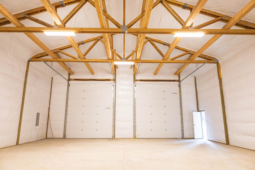 More Photos Of 56522 Solar Dr, Bend Contractor Storage Yard For Sale