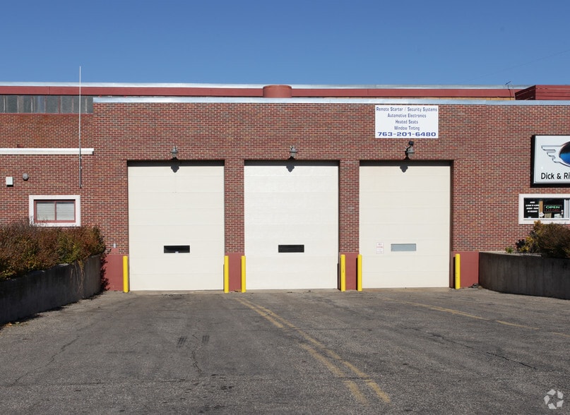 More Photos Of 6100 Olson Memorial Hwy, Golden Valley Light Manufacturing For Lease