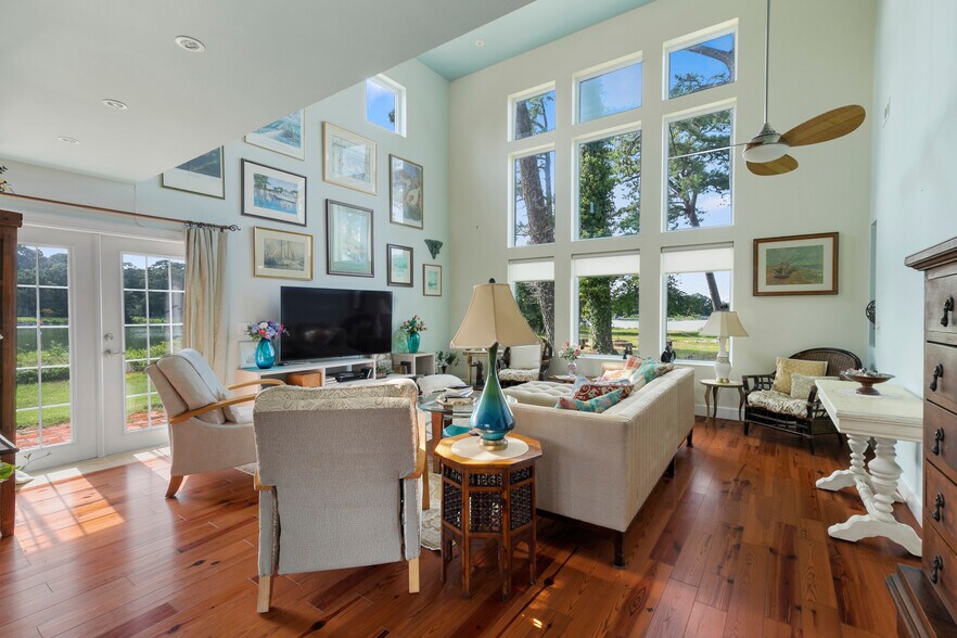 More Photos Of 989 Smith Point Rd, Reedville Marina For Sale