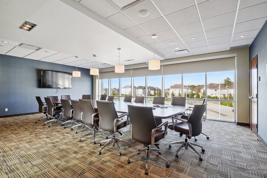 More Photos Of 4771 Boul Laurier, Terrebonne Office For Sale