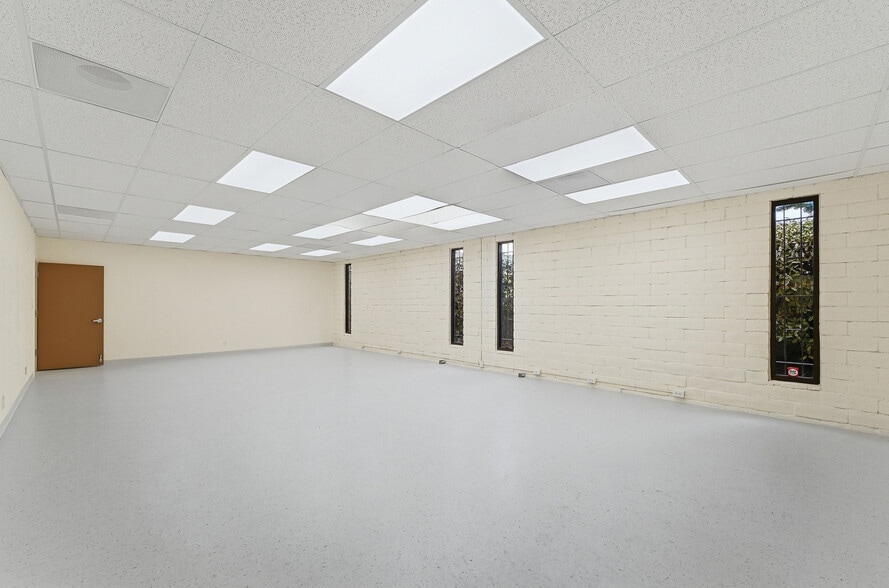 More Photos Of 6006 N El Dorado St, Stockton Office For Sale