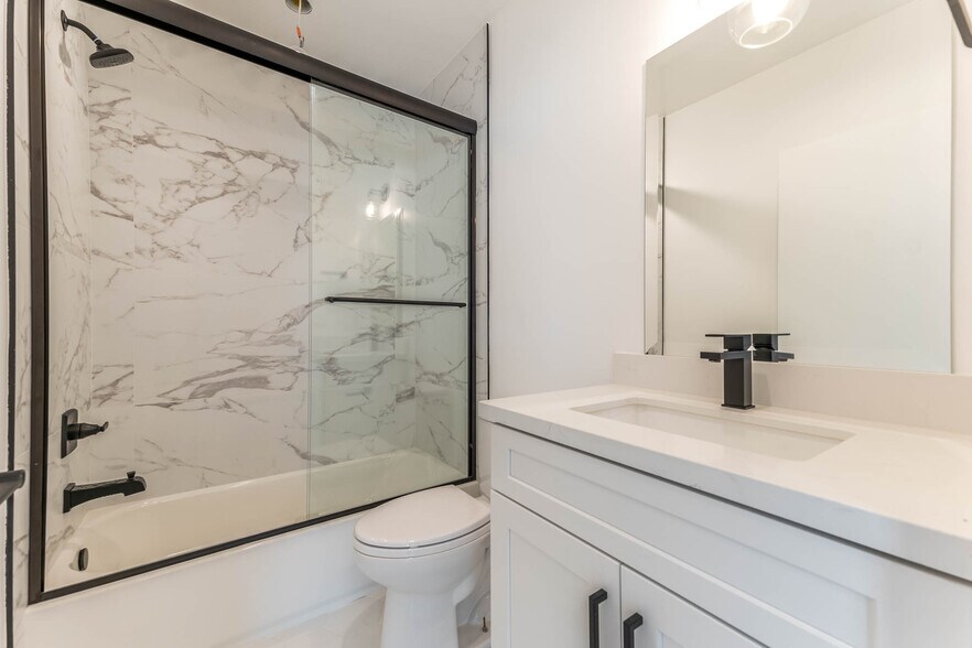 More Photos Of 21719 Hart St, Canoga Park Apartments For Sale