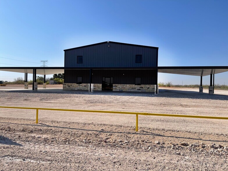 More Photos Of 9716 FM 307, Midland Warehouse For Lease