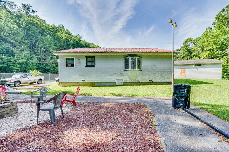 More Photos Of 5560 Highway 19 E, Hampton Manufacturing For Sale