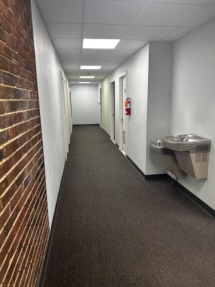 More Photos Of 8807 Sudley Rd, Manassas Office For Lease