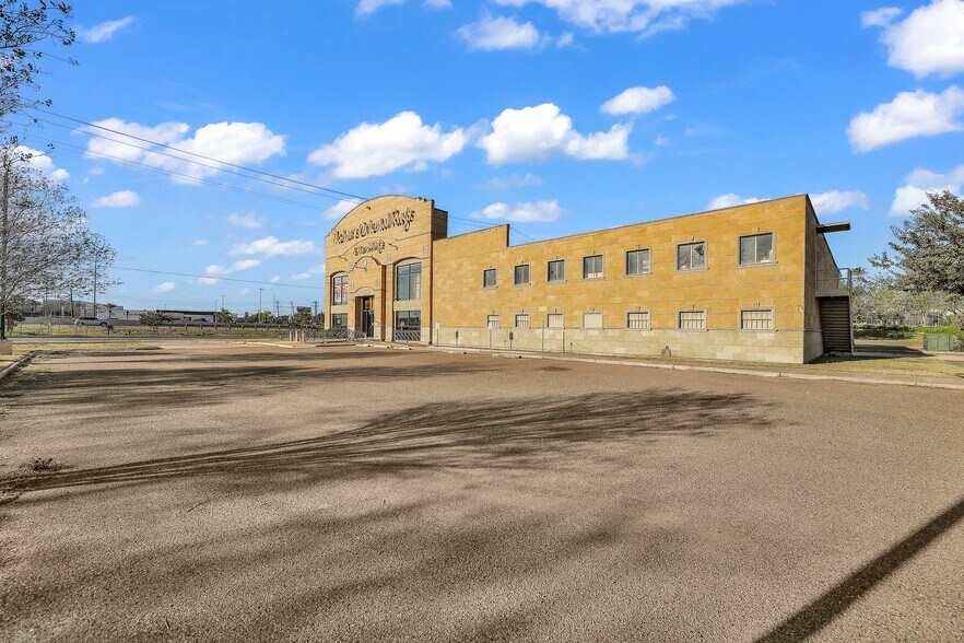More Photos Of 1324 W Expressway 83, McAllen Freestanding For Sale