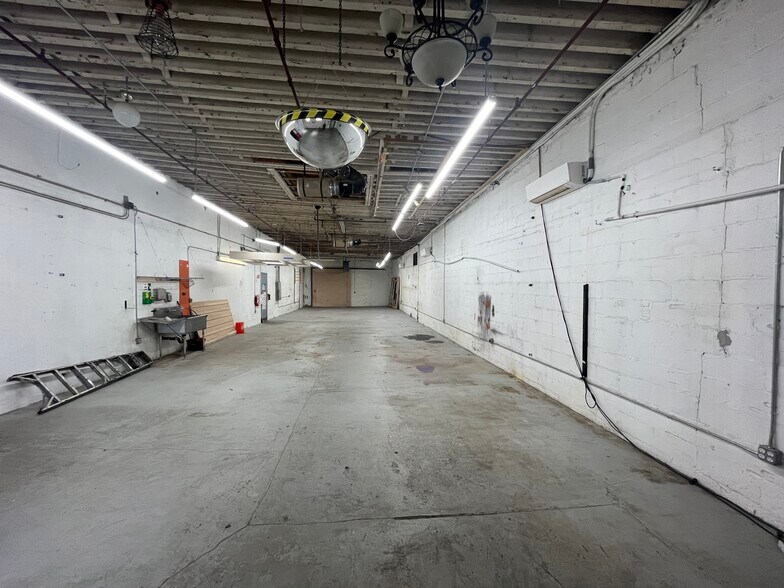 More Photos Of 342 Ten Eyck St, Brooklyn Warehouse For Lease