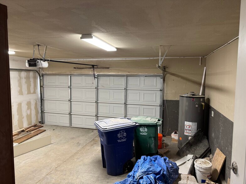 More Photos Of 1272 4th St, Los Banos Office For Lease