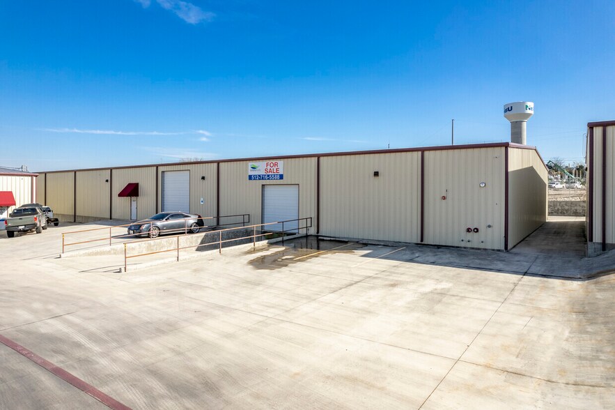 More Photos Of 3943 S Interstate 35, New Braunfels Unknown For Lease