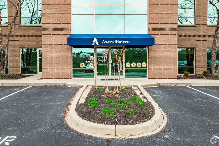 More Photos Of 2305 River Rd, Louisville Office For Lease