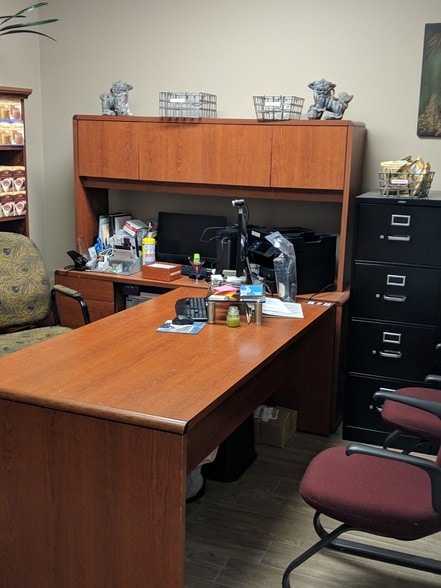 More Photos Of 8833 Perimeter Park Blvd, Jacksonville Office For Lease