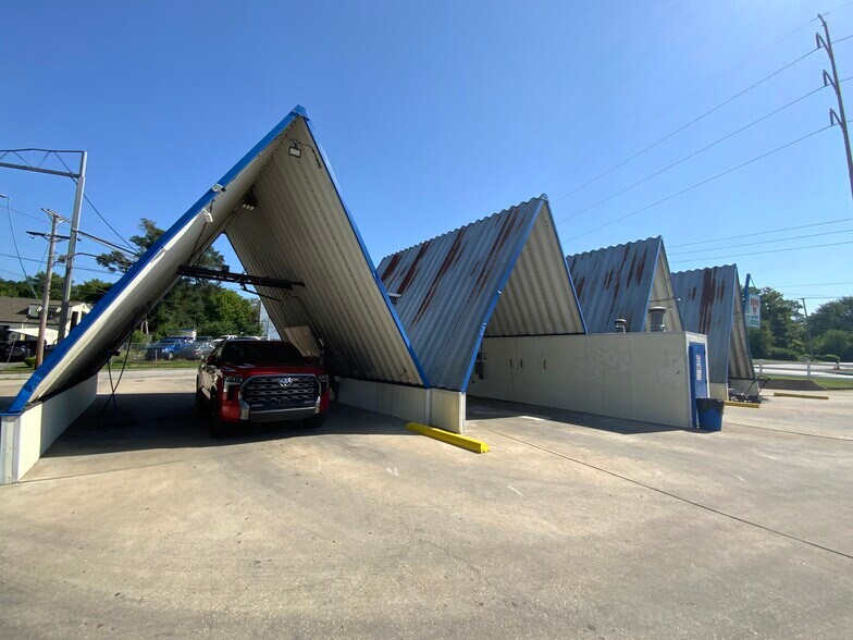 More Photos Of 7822 Troost Ave, Kansas City Carwash For Sale