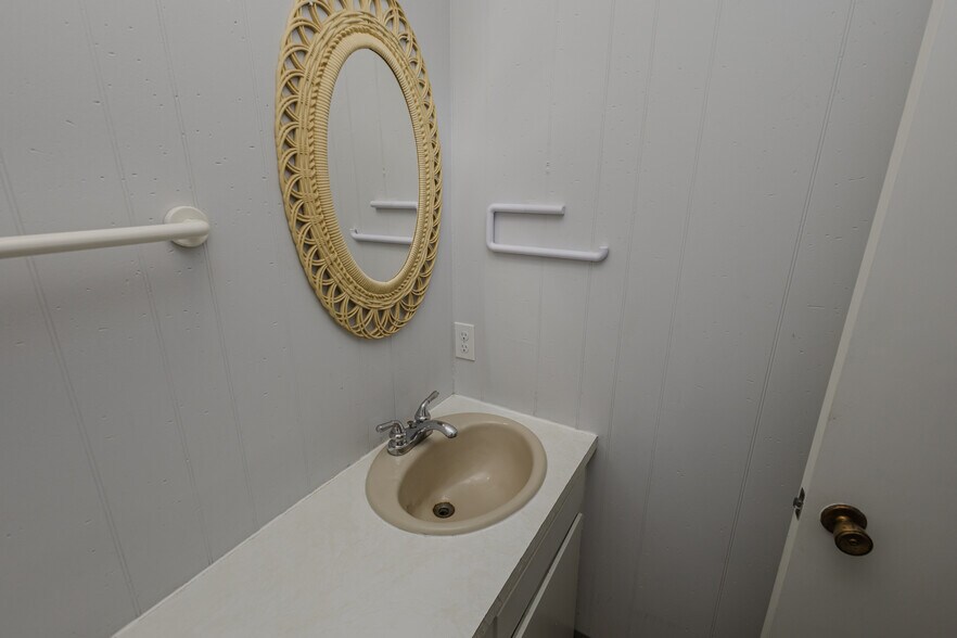 More Photos Of 3007 Sierra Pky, Hutchinson Apartments For Sale