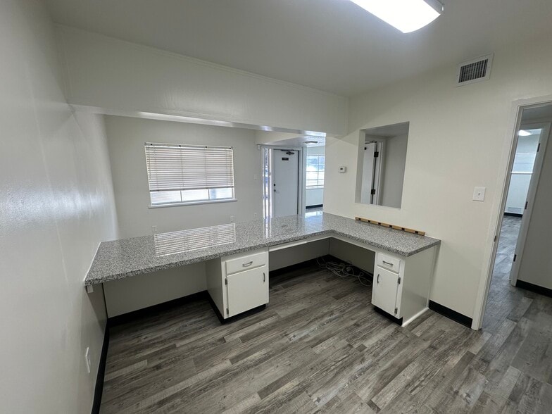 More Photos Of 2731 H St, Bakersfield Medical For Lease