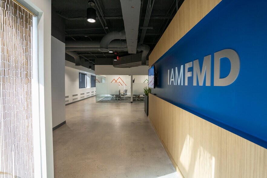 More Photos Of 9201 Ward Pky, Kansas City Office For Sale