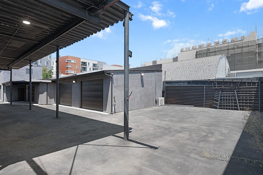 More Photos Of 5244 Vineland Ave, North Hollywood Loft Creative Space For Sale