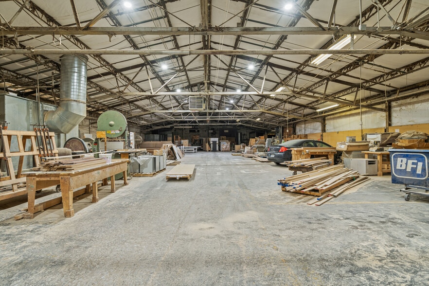 More Photos Of 1641 Crystal Ave, Kansas City Warehouse For Sale