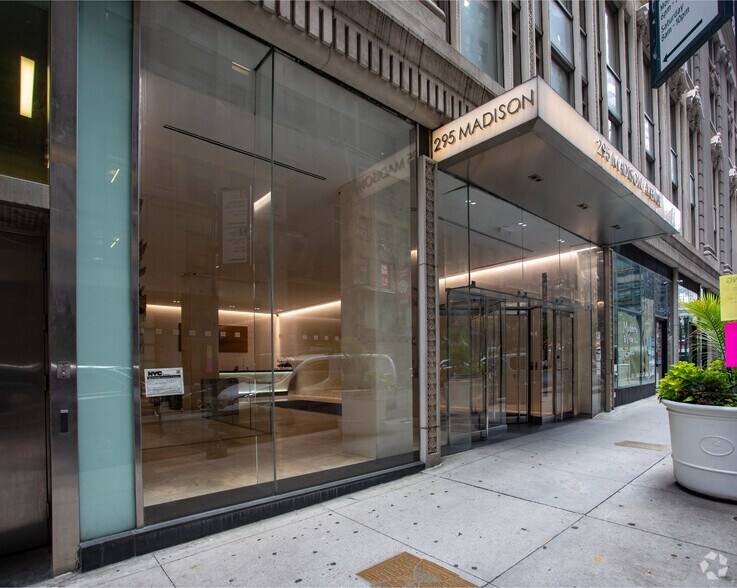 More Photos Of 295 Madison Ave, New York Office For Lease