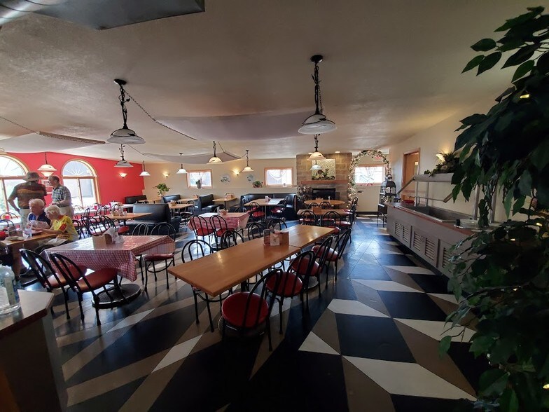 More Photos Of 407 S Mill St, Rushford Restaurant For Sale