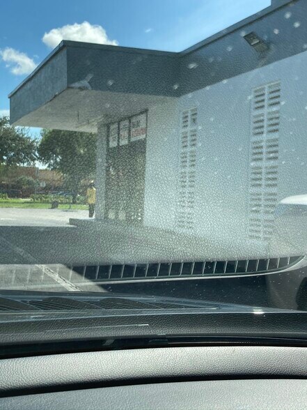 More Photos Of 9595 SW 160th St, Miami Freestanding For Sale