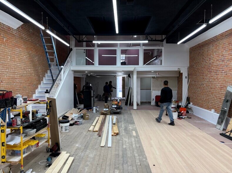 More Photos Of 108 W 4th St, Santa Ana Storefront Retail Office For Lease