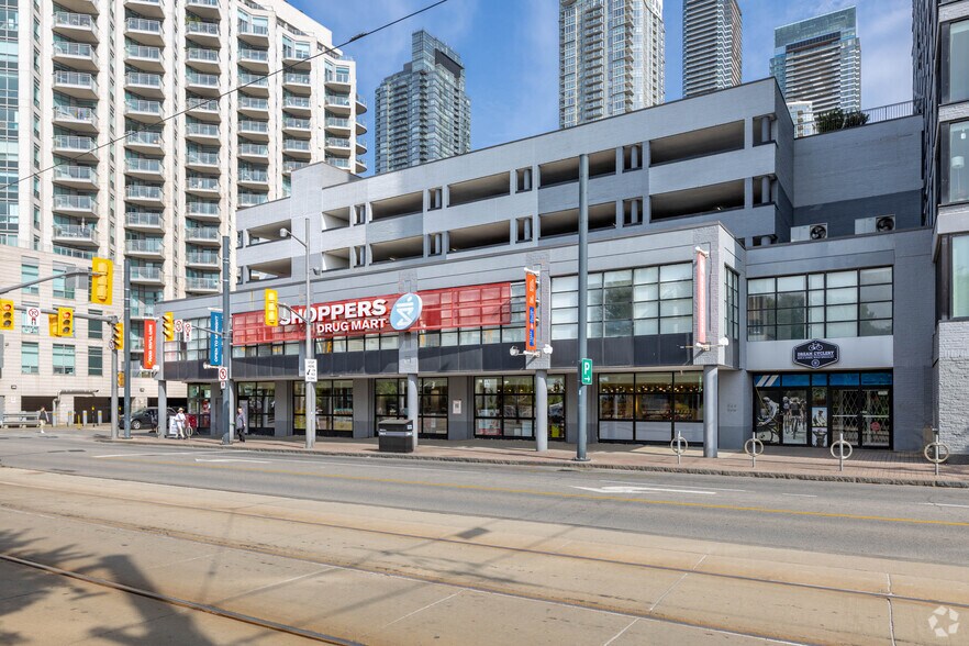 More Photos Of 390 Queens Quay W, Toronto General Retail For Lease