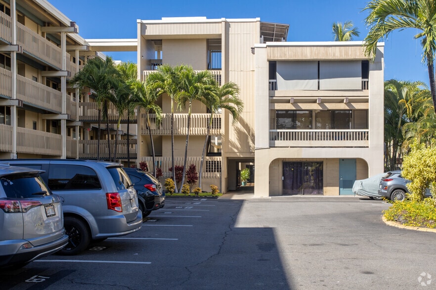 More Photos Of 76-6246 Ali'i Dr, Kailua Kona Hotel For Sale