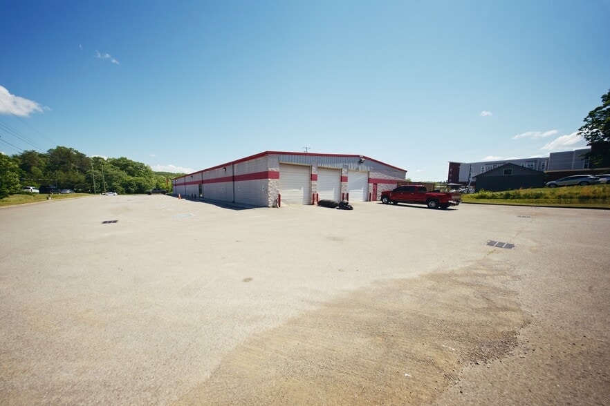 More Photos Of 1345 Callahan Dr, Knoxville Distribution For Sale