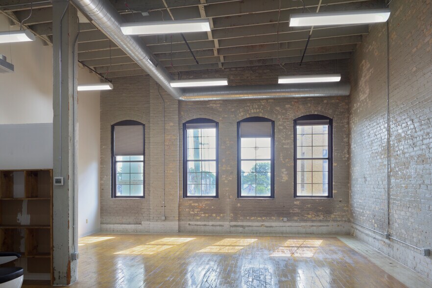 More Photos Of 755 Prior Ave N, Saint Paul Research And Development For Lease