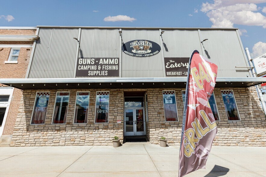 More Photos Of 10 S Main St, Fillmore Restaurant For Sale