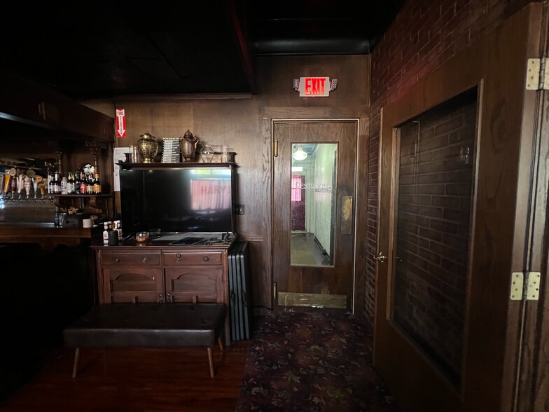 More Photos Of 821 W Broadway St, Muskogee Restaurant For Sale