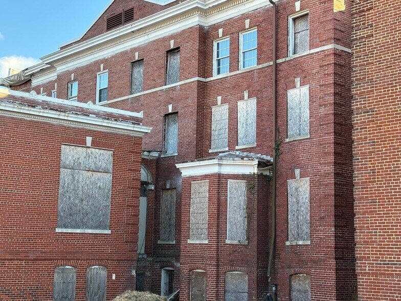 More Photos Of 6101 Sligo Mill Rd NE, Washington Skilled Nursing Facility For Sale