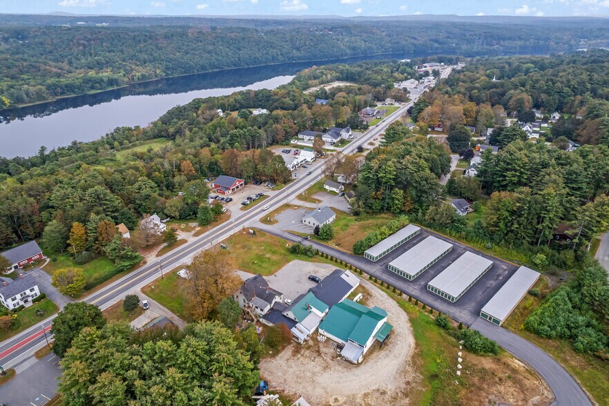 More Photos Of 680 Maine Ave, Farmingdale Storefront Retail Office For Lease