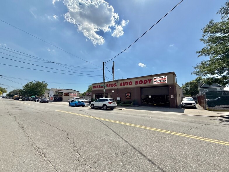 Primary Photo Of 14610 Guy R Brewer Blvd, Jamaica Warehouse For Sale