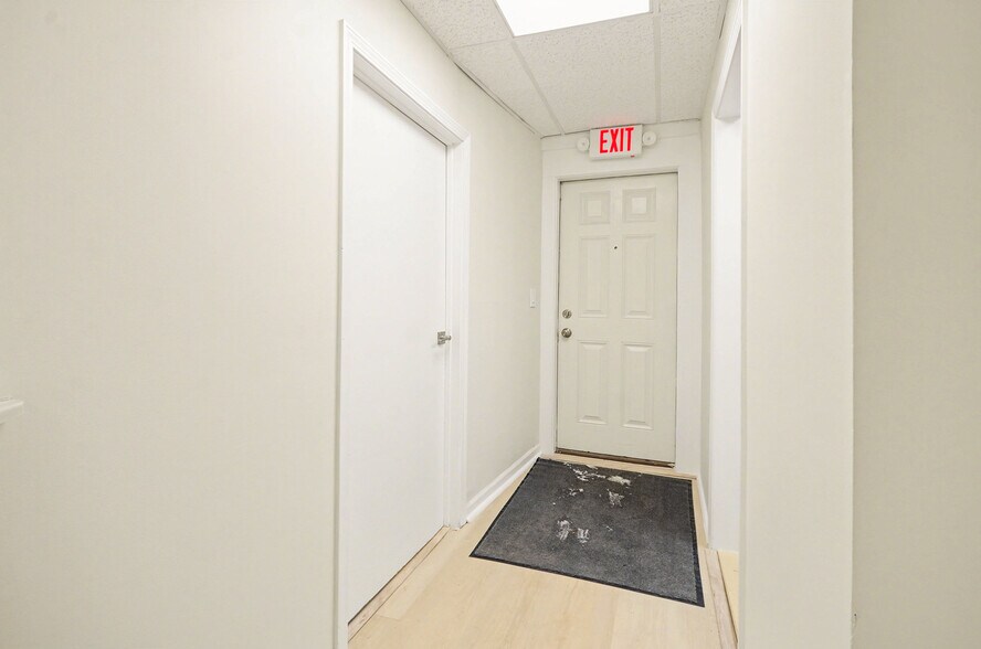 More Photos Of 28410 Harper Ave, Saint Clair Shores General Retail For Lease