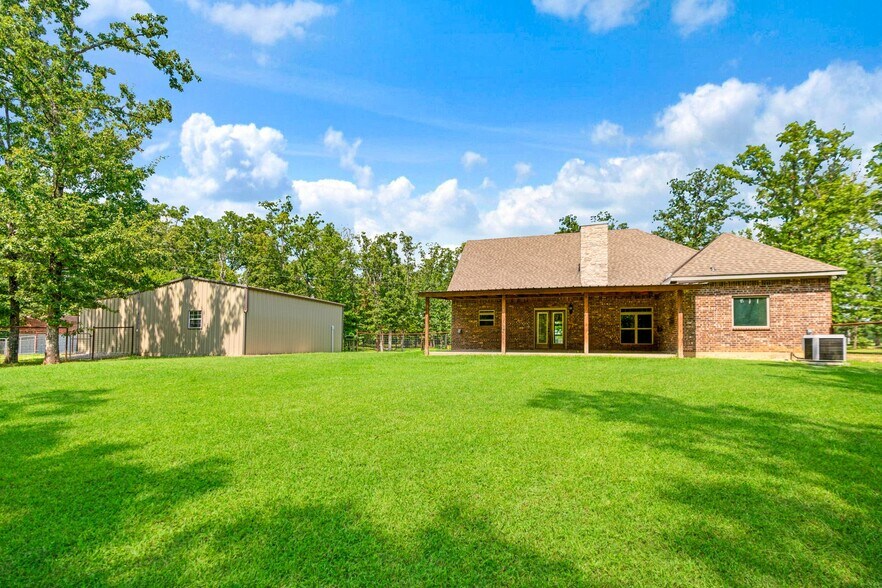 More Photos Of 821 County Road 43830, Paris Multifamily For Sale