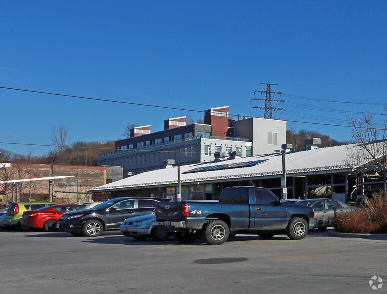 Primary Photo Of 550 Bayview Ave, Toronto Office For Lease