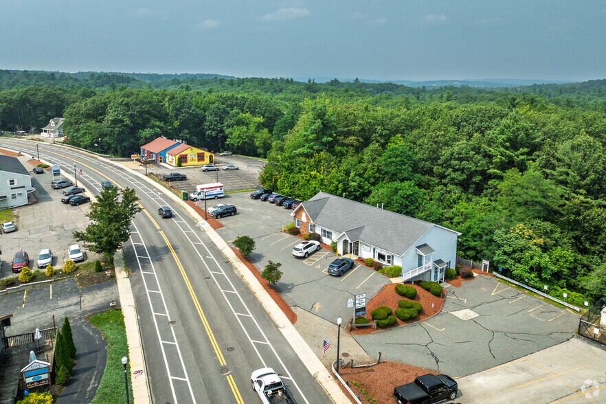 More Photos Of 694 Main St, Holden Office For Lease