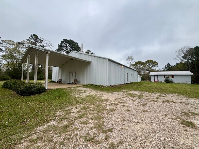Primary Photo Of 5097 FM 1374 Rd, Huntsville Specialty For Sale