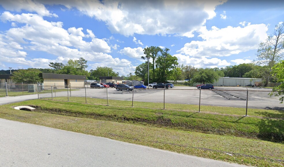 More Photos Of 2502 Rolac Rd, Jacksonville Industrial For Lease