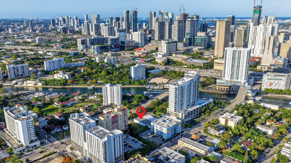 More Photos Of 500 W Flagler St, Miami Manufacturing For Lease