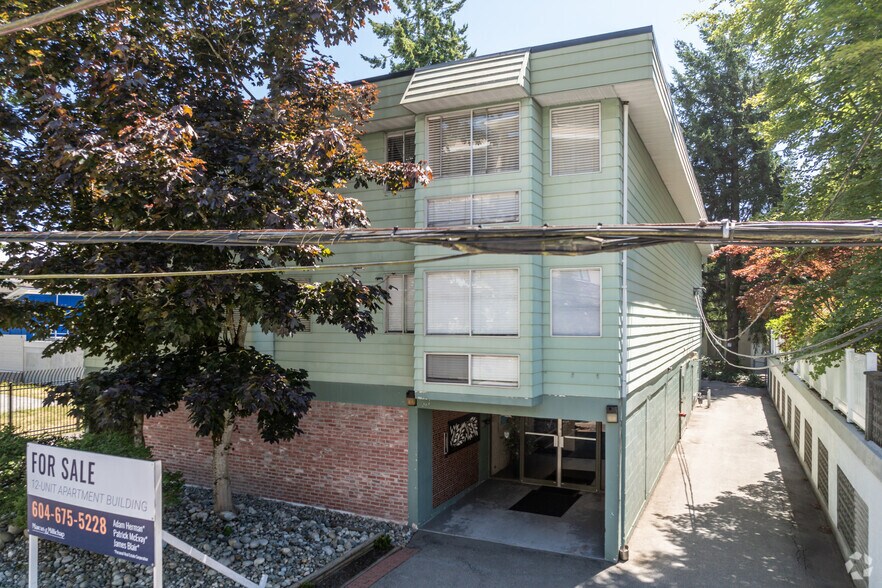 Primary Photo Of 15318 N Bluff Rd, White Rock Apartments For Sale