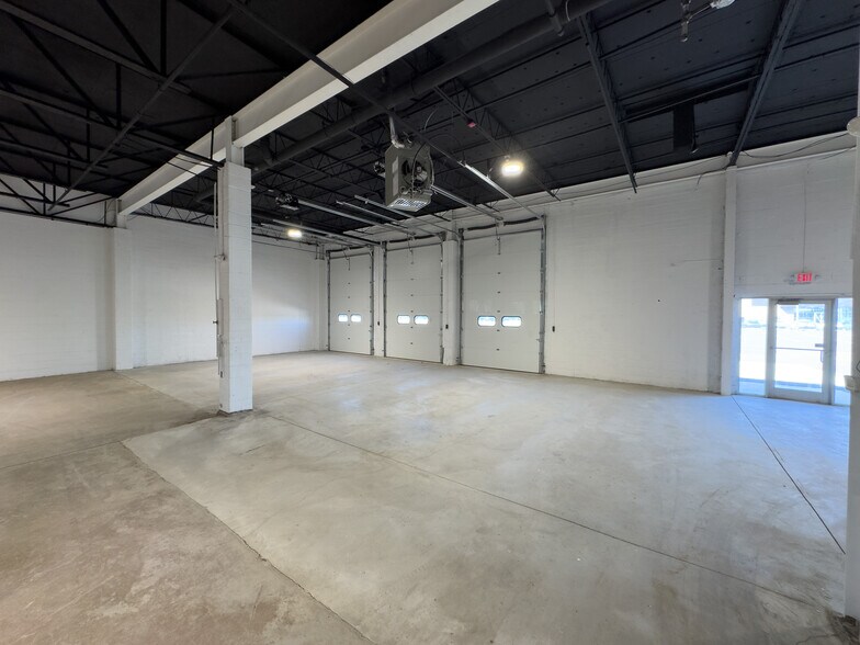 More Photos Of 6717 Essington Ave, Philadelphia Warehouse For Lease
