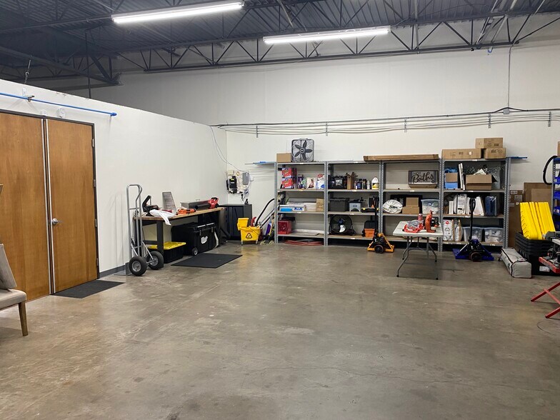 More Photos Of 616 Henrietta Creek Rd, Roanoke Light Distribution For Lease