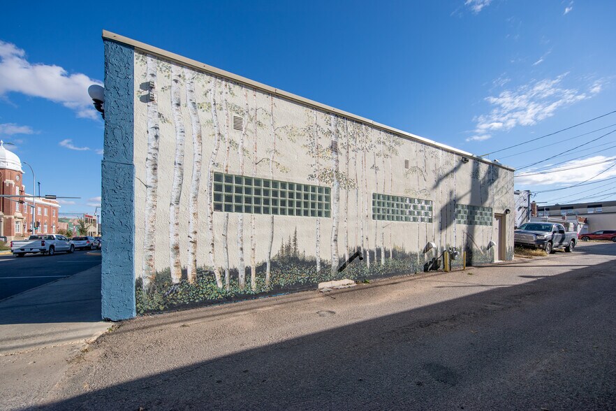 Primary Photo Of 5007 50 St, Lloydminster Office For Sale