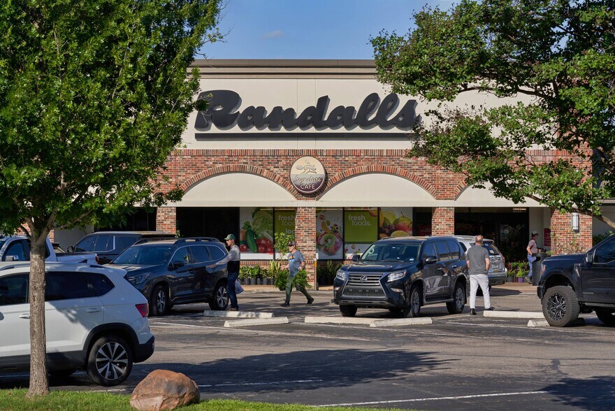 More Photos Of 2727 Exposition Blvd, Austin General Retail For Sale