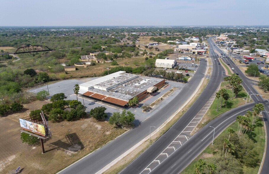 More Photos Of 1310 S Commerce St, Harlingen Office For Sale