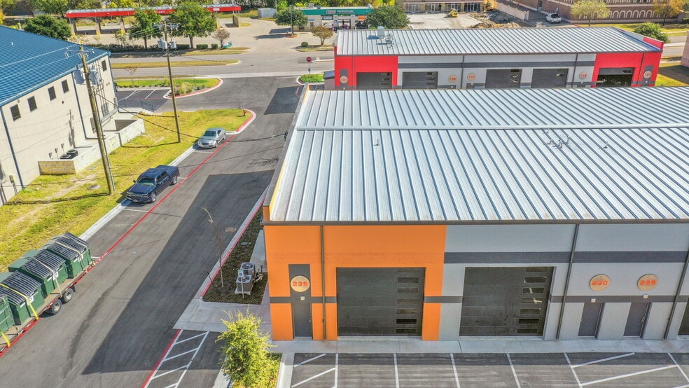 More Photos Of 2100 Double Creek Dr, Round Rock Warehouse For Lease