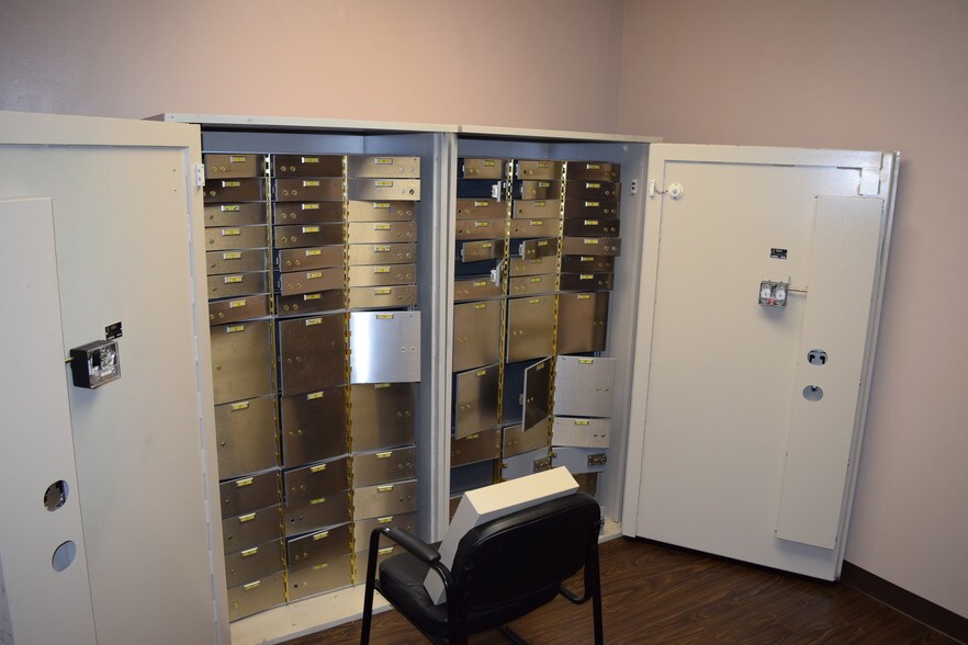 More Photos Of 2141 Tuloso Rd, Corpus Christi Bank For Sale